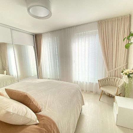 Die Eleganz - Apartment Near The City Center With Free Parking Bratislava Luaran gambar