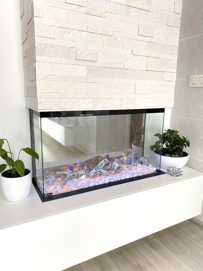 Die Eleganz - Apartment Near The City Center With Free Parking Bratislava Luaran gambar